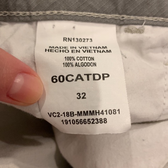 Men’s tan cargo shorts - Picture 3 of 5